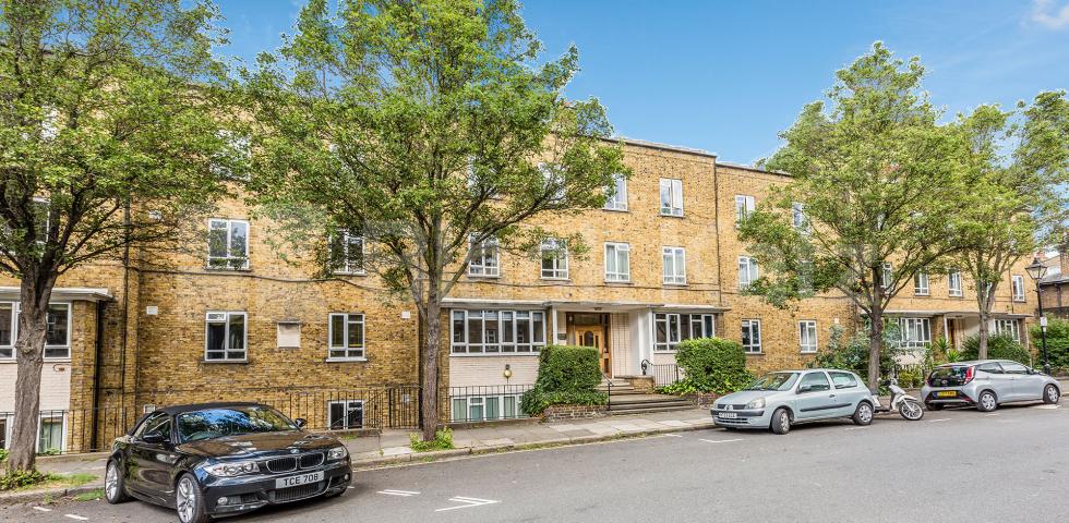 Stunning two bed with easy access to City and Central London! Great Percy Street, Kings Cross